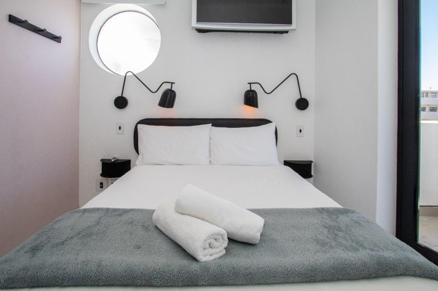 1 Bedroom Property for Sale in Sea Point Western Cape